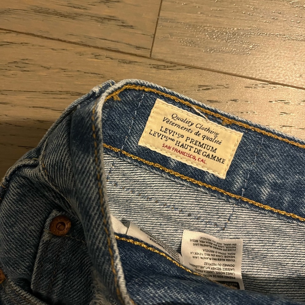 Levi's Blue Jean Shorts Distressed Cutoff Style - Picture 3 of 4